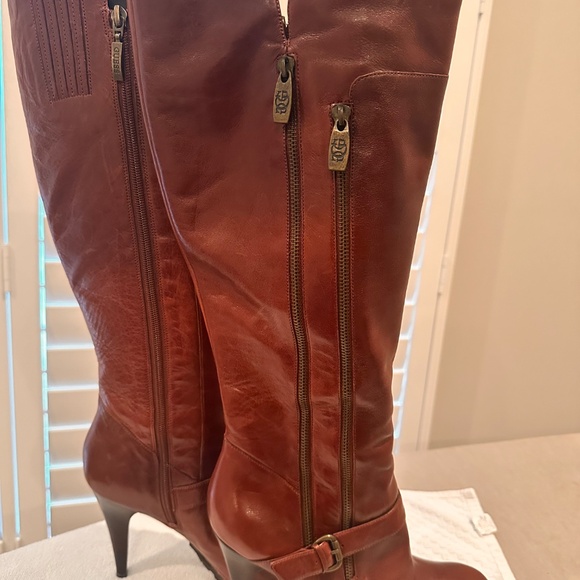 Brown Guess boots - Picture 7 of 16